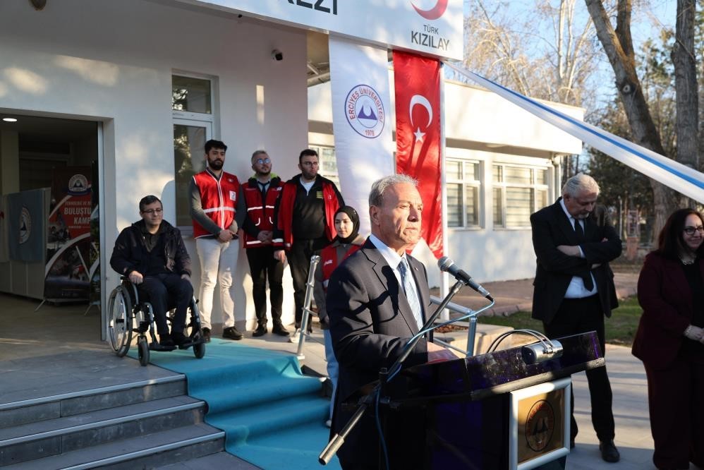 kizilay-kayseri-sube-baskani-cafer-beydilli-ve-yonetiminin-istifasi-istendi