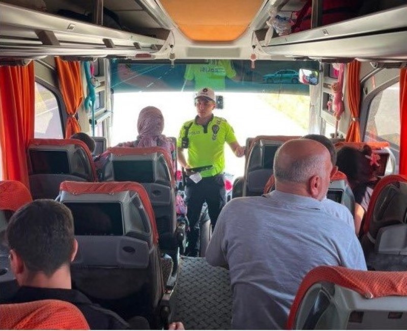 kars-ta-sehirler-arasi-yollarda-trafik-denetimleri-suruyor