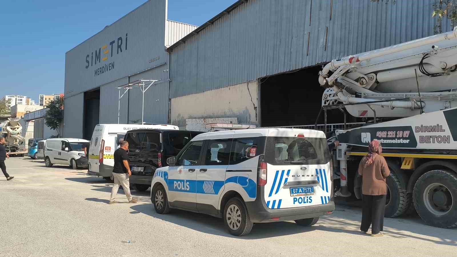 temizleyip-gelecegim-dedigi-kamyonun-yaninda-cansiz-bedeni-bulundu