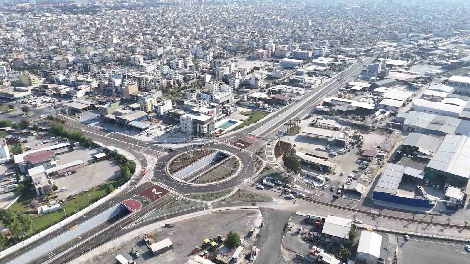 mersin-de-hal-katli-kavsagi-trafigi-rahatlatti-esnaf-memnun-kaldi