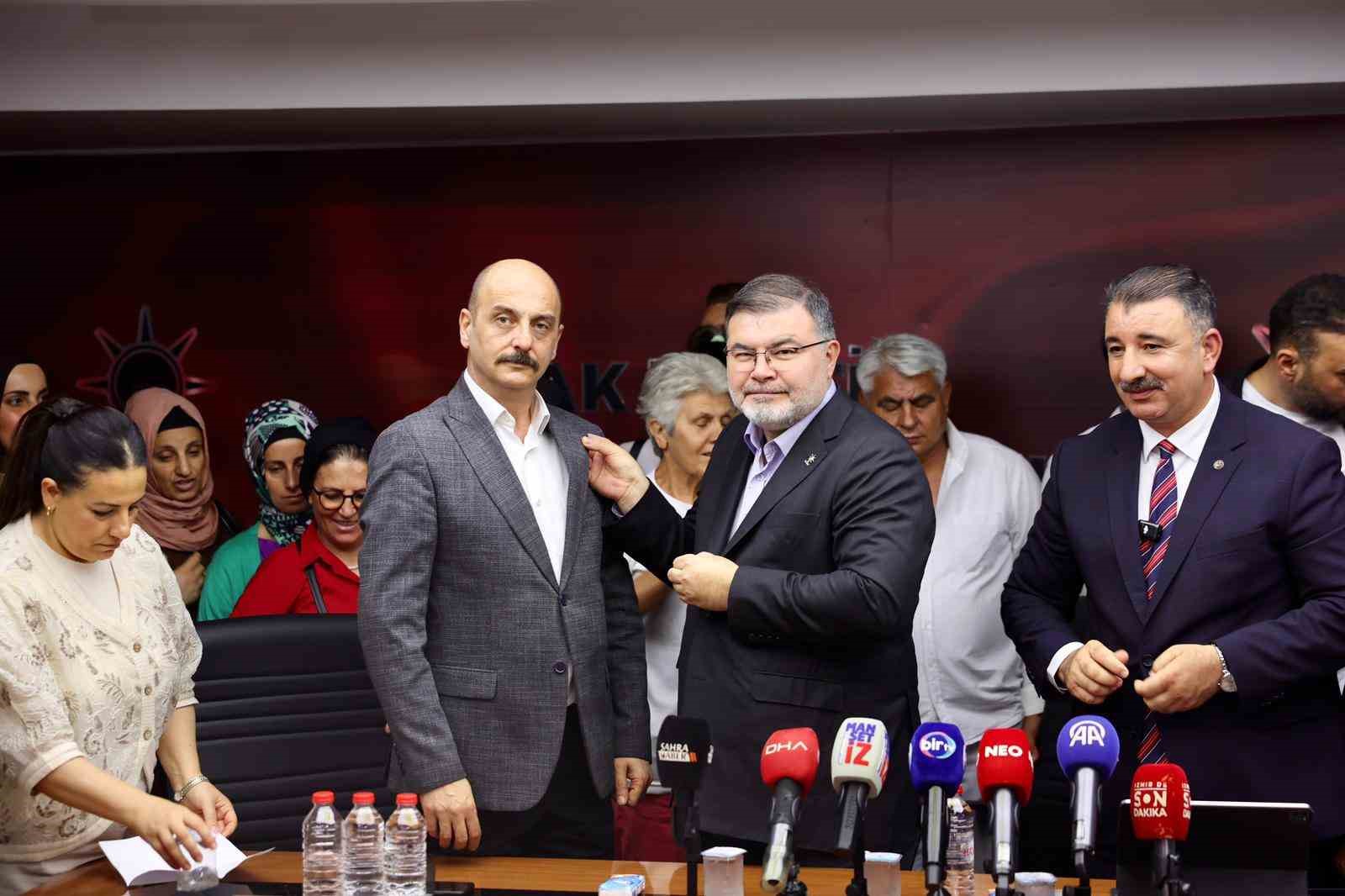 ak-parti-izmir-e-370-yeni-katilim