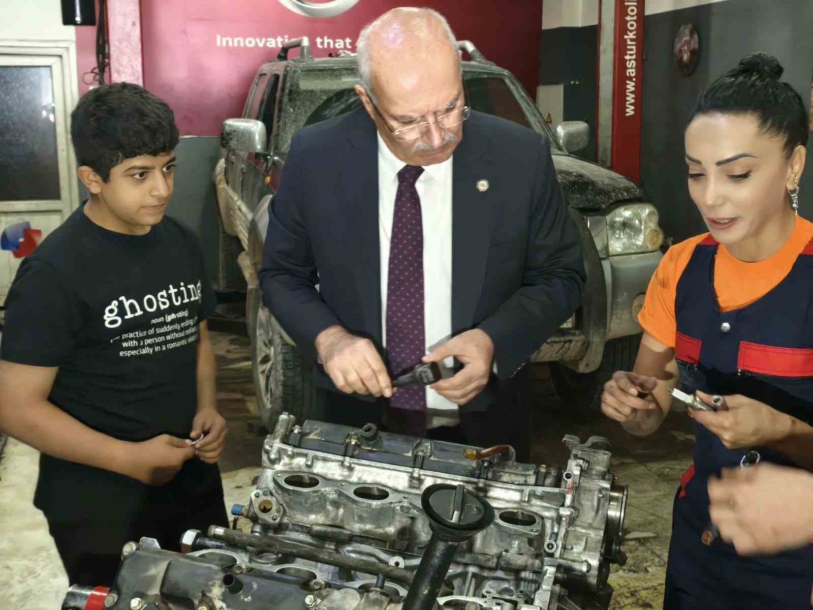 ato-baskani-baran-sasmaz-da-kadin-motor-ustasi-kuscu-yu-ziyaret-etti
