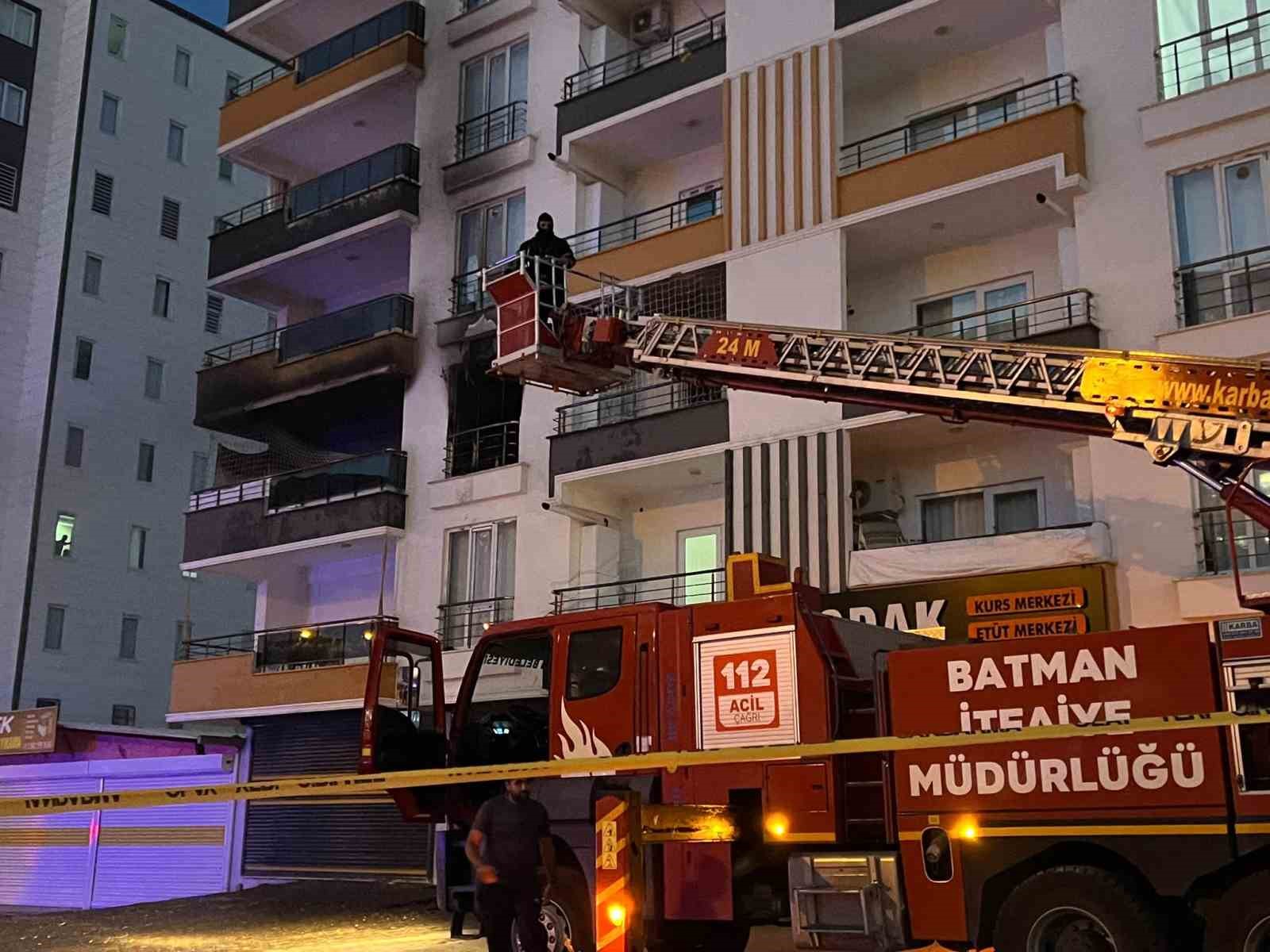 batman-da-apartman-dairesinde-yangin
