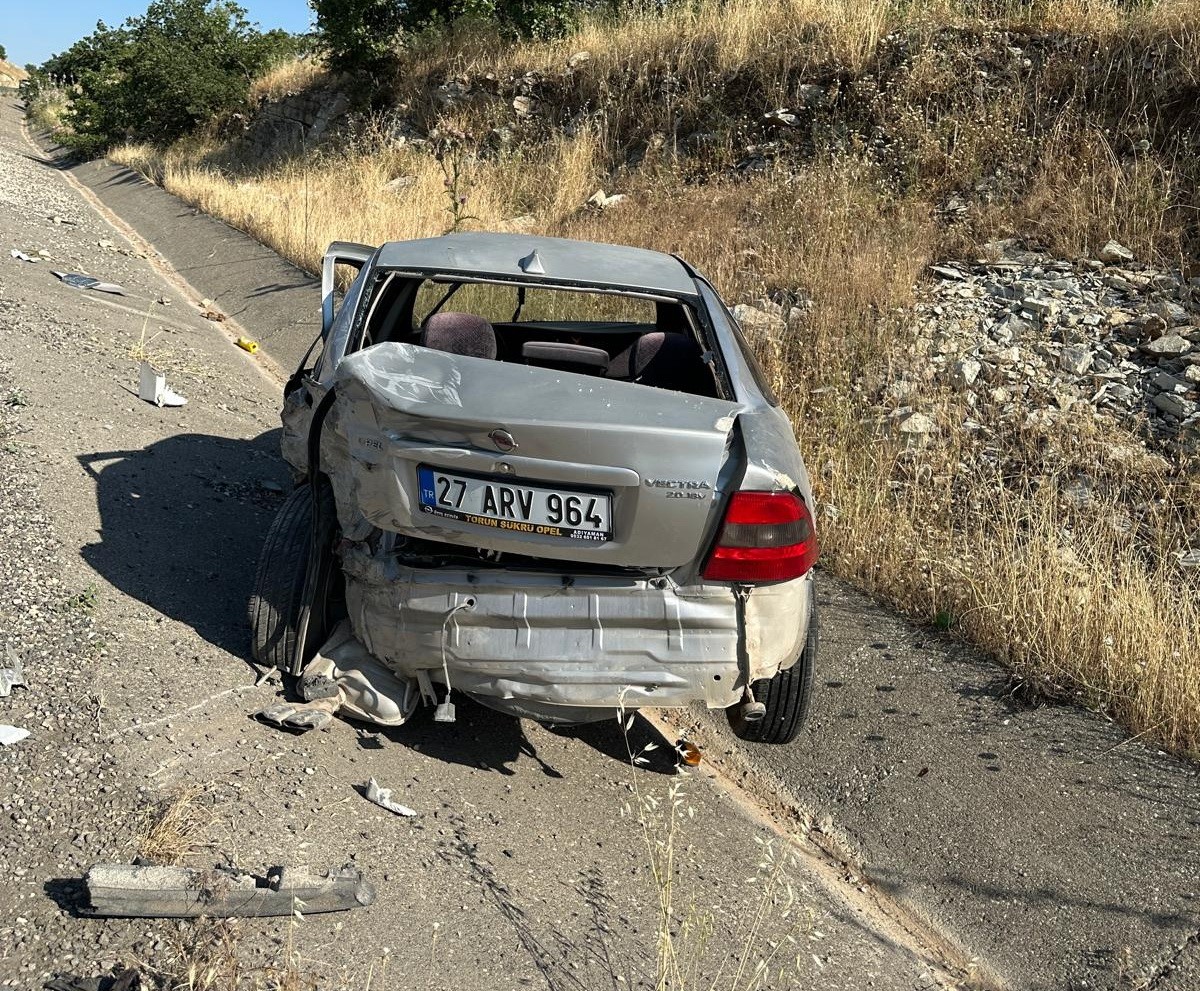 cekici-ile-otomobil-carpisti-2-yarali