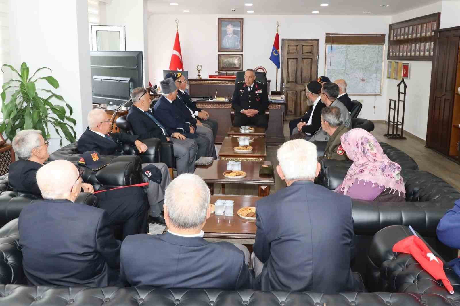 gaziler-gunu-nde-kahraman-gaziler-jandarmada-misafir-edildi