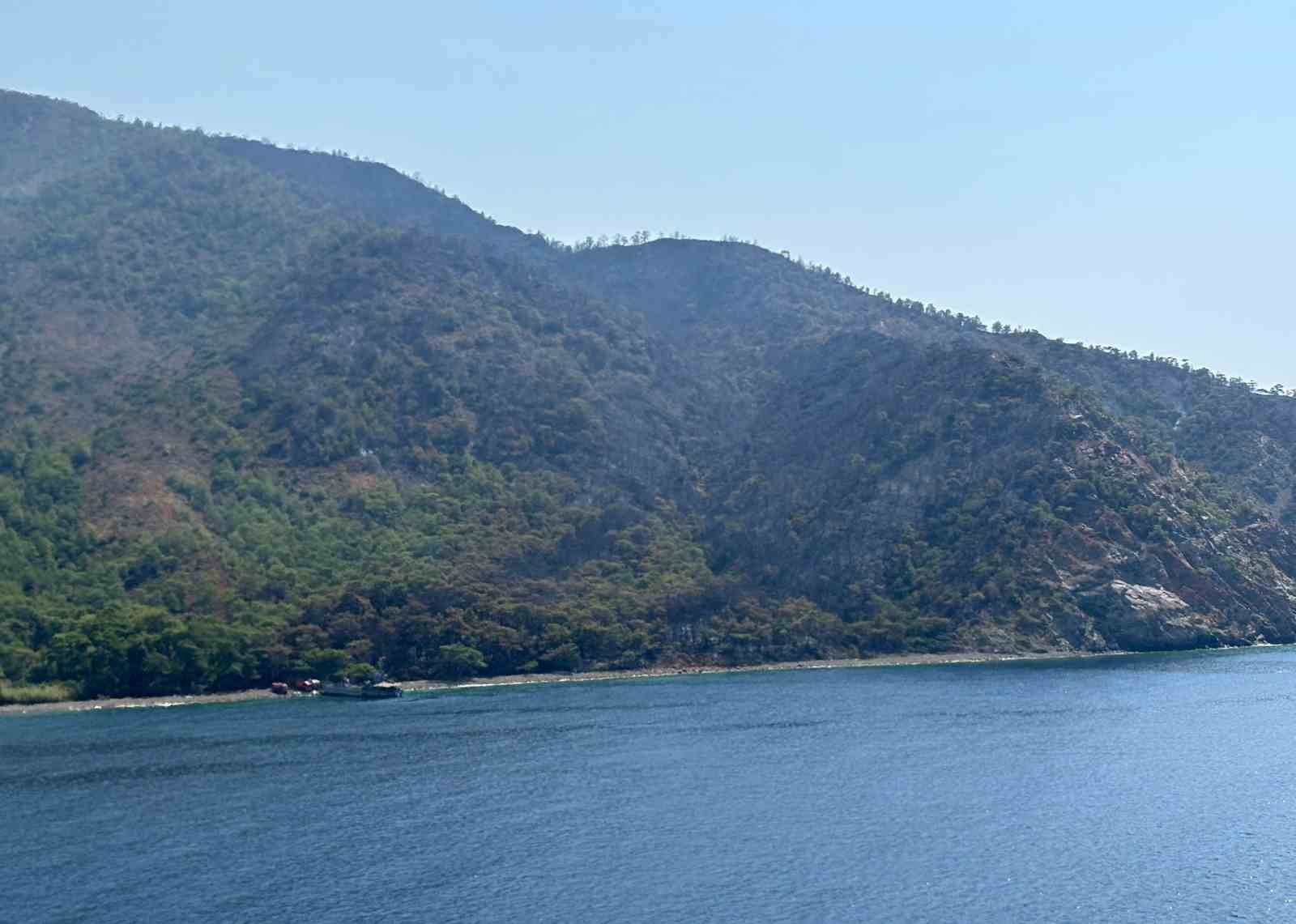 marmaris-te-yangin-bolgesinde-yeniden-alevlenmelere-karsi-yogun-mesai