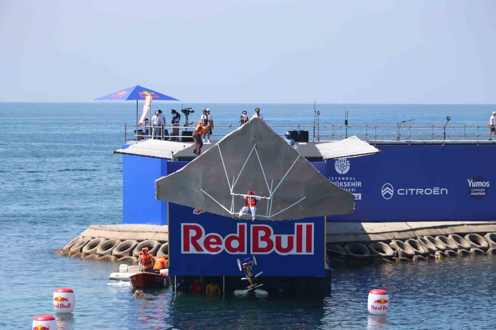 red-bull-ucus-gunu-caddebostan-sahili-nde-nefes-kesti