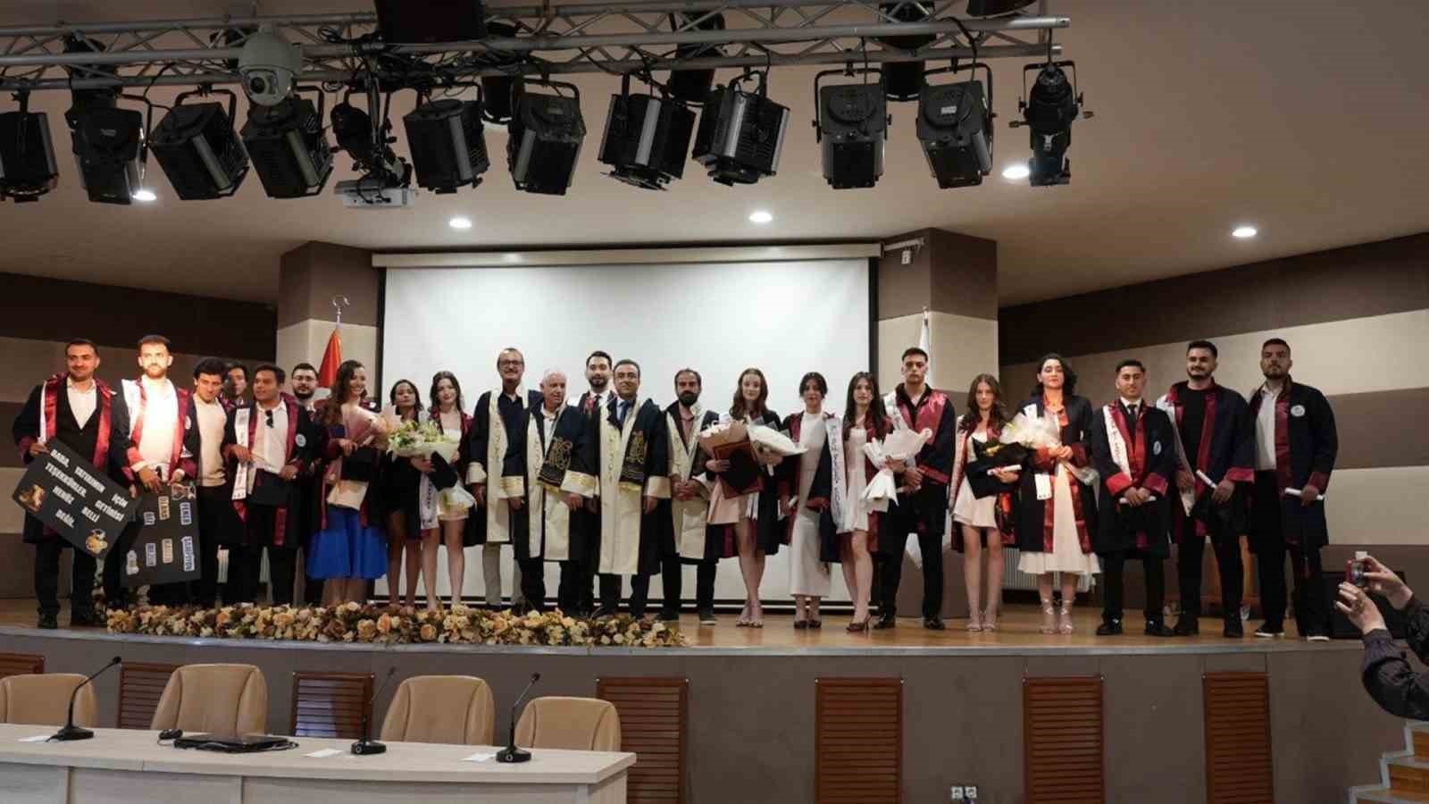 sporun-gelecegine-yon-verecek-gencler-diplomalarini-aldi