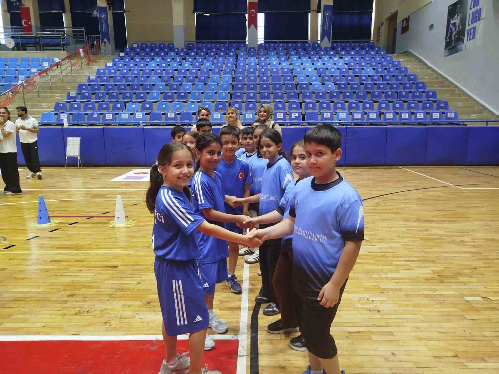 aydin-da-geleneksel-cocuk-oyunlari-senligi-gerceklestirildi