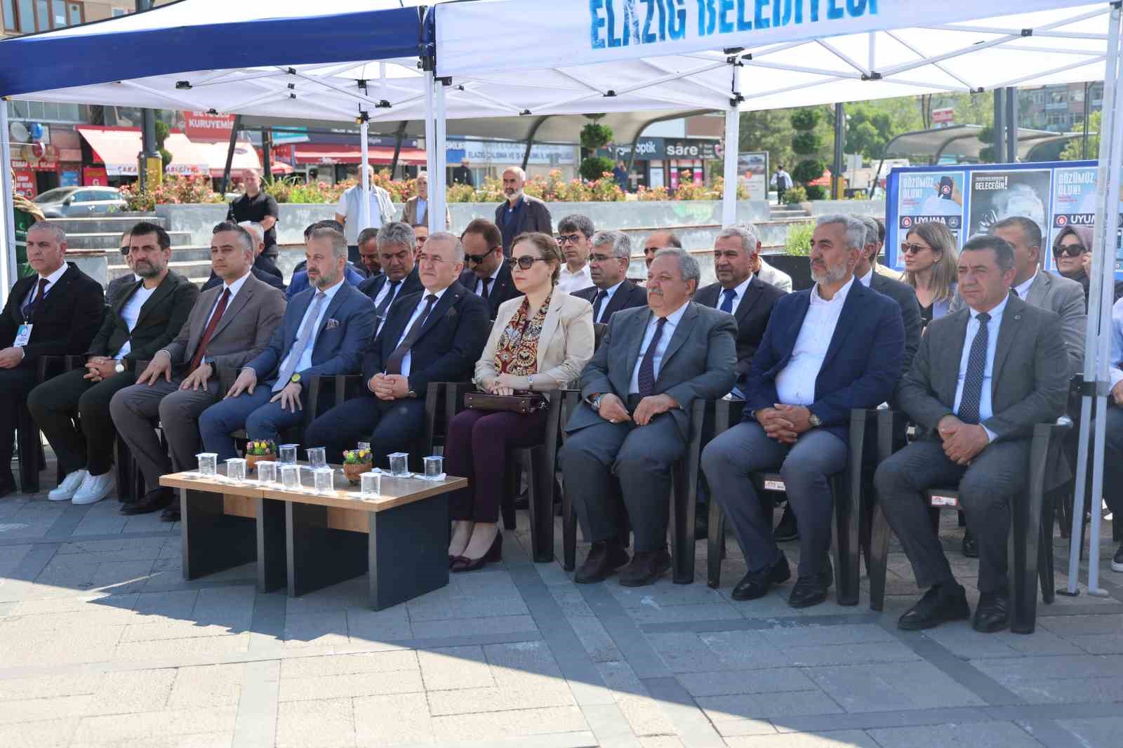 elazig-da-hayat-boyu-ogrenme-senligi-yogun-katilimla-basladi