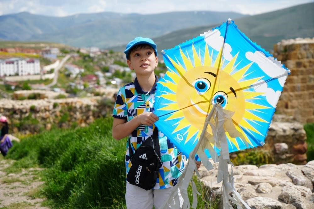 bayburt-ta-ucurtmalar-gazze-deki-cocuklar-icin-ucurulacak