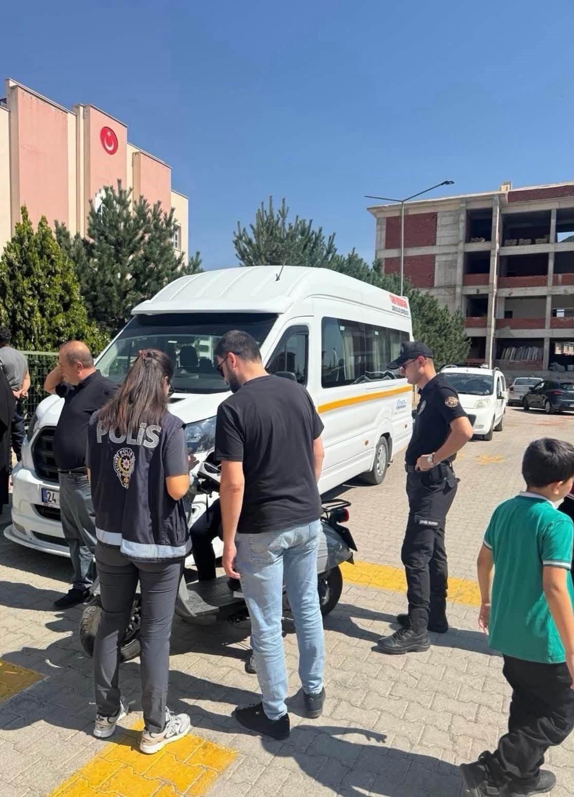 erzincan-da-okul-cevreleri-ve-servis-araclari-denetlendi