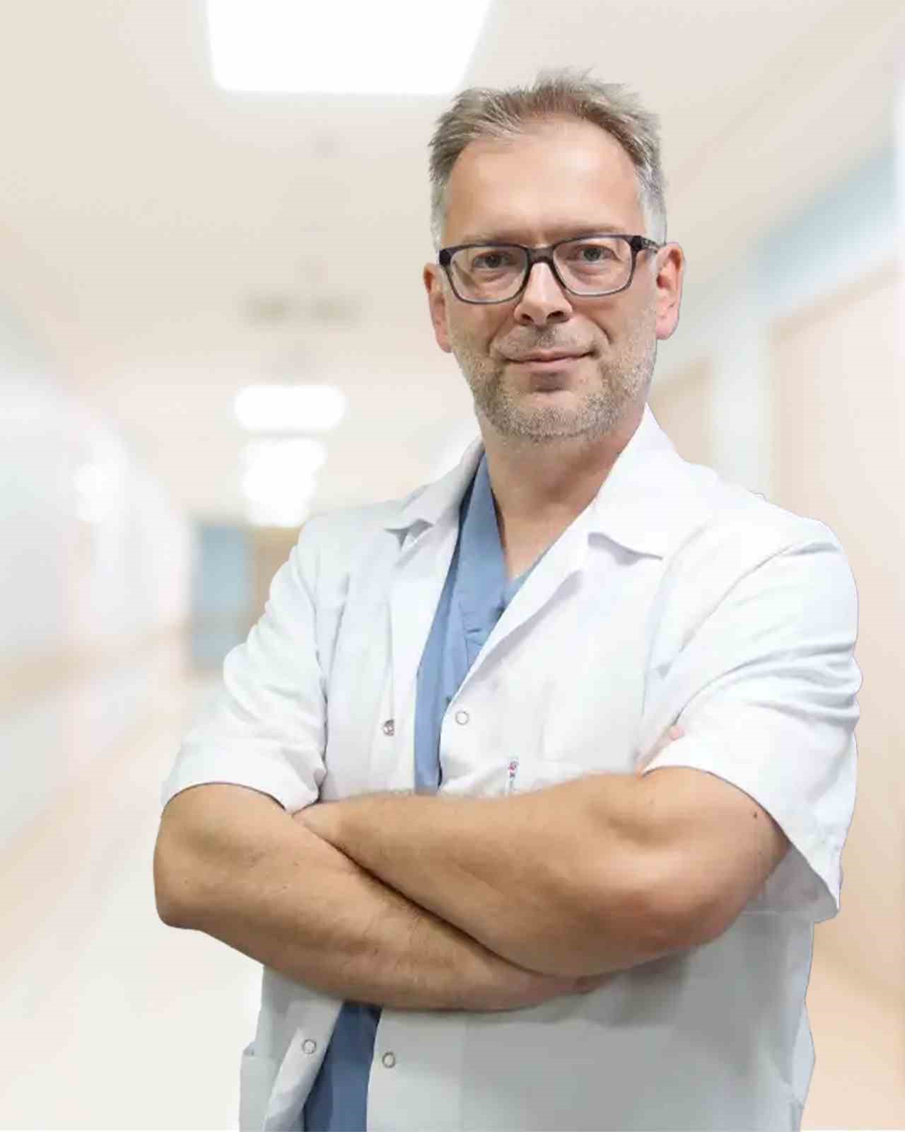 uzmanindan-rinoplastide-dogal-gorunum-uyarisi-ameliyat-oldugu-belli-olmamali