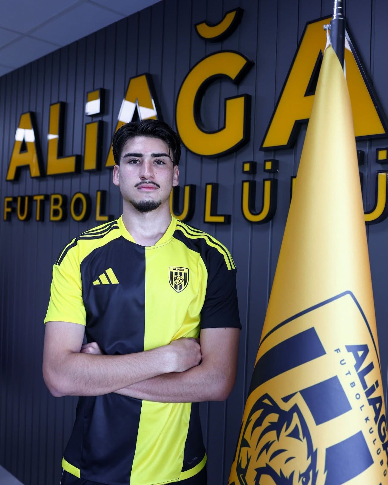 aliaga-fk-goztepe-den-izzet-furkan-malak-i-kadrosuna-katti