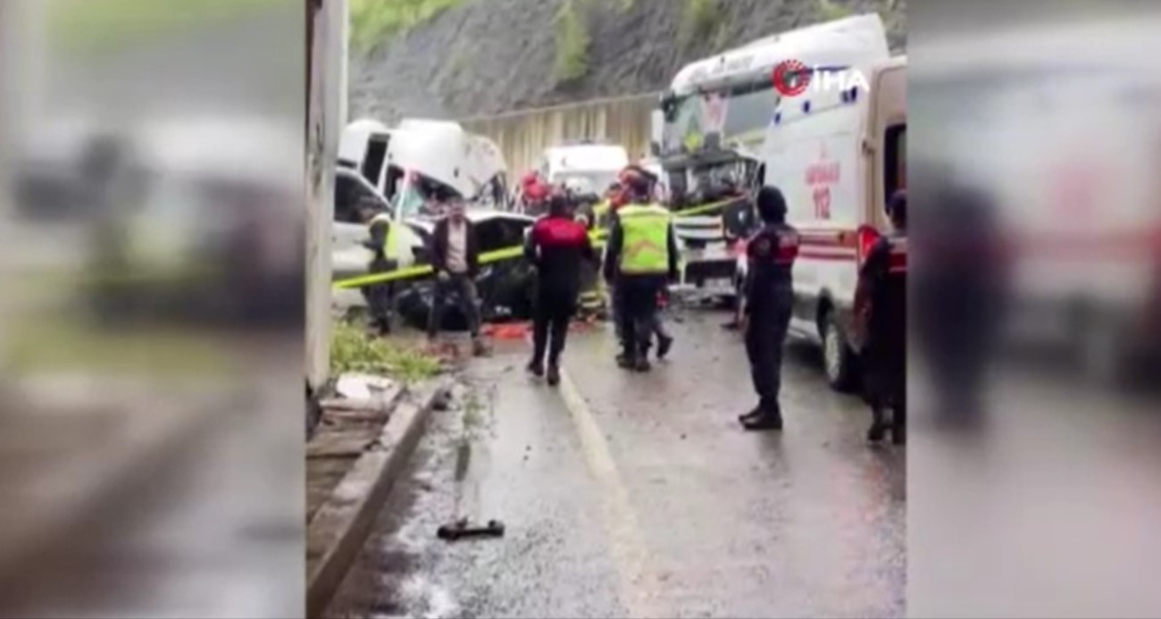 bartin-karabuk-yolunda-tir-ile-minibus-carpisti-1-olu-11-yarali
