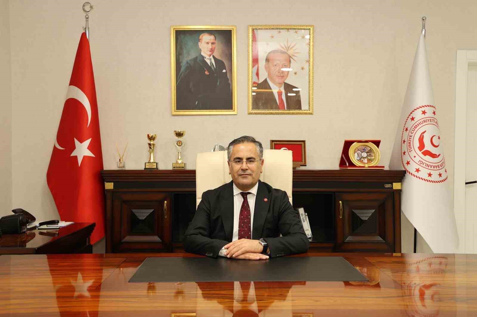 van-aile-ve-sosyal-hizmetler-il-muduru-akdogan-goreve-basladi