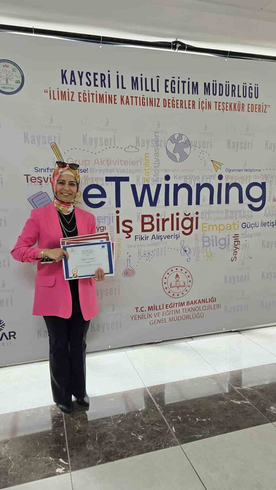 hilal-ogretmen-gelistirdigi-etwinning-projeleri-ile-ogrencilerin-yuzunu-guldurdu