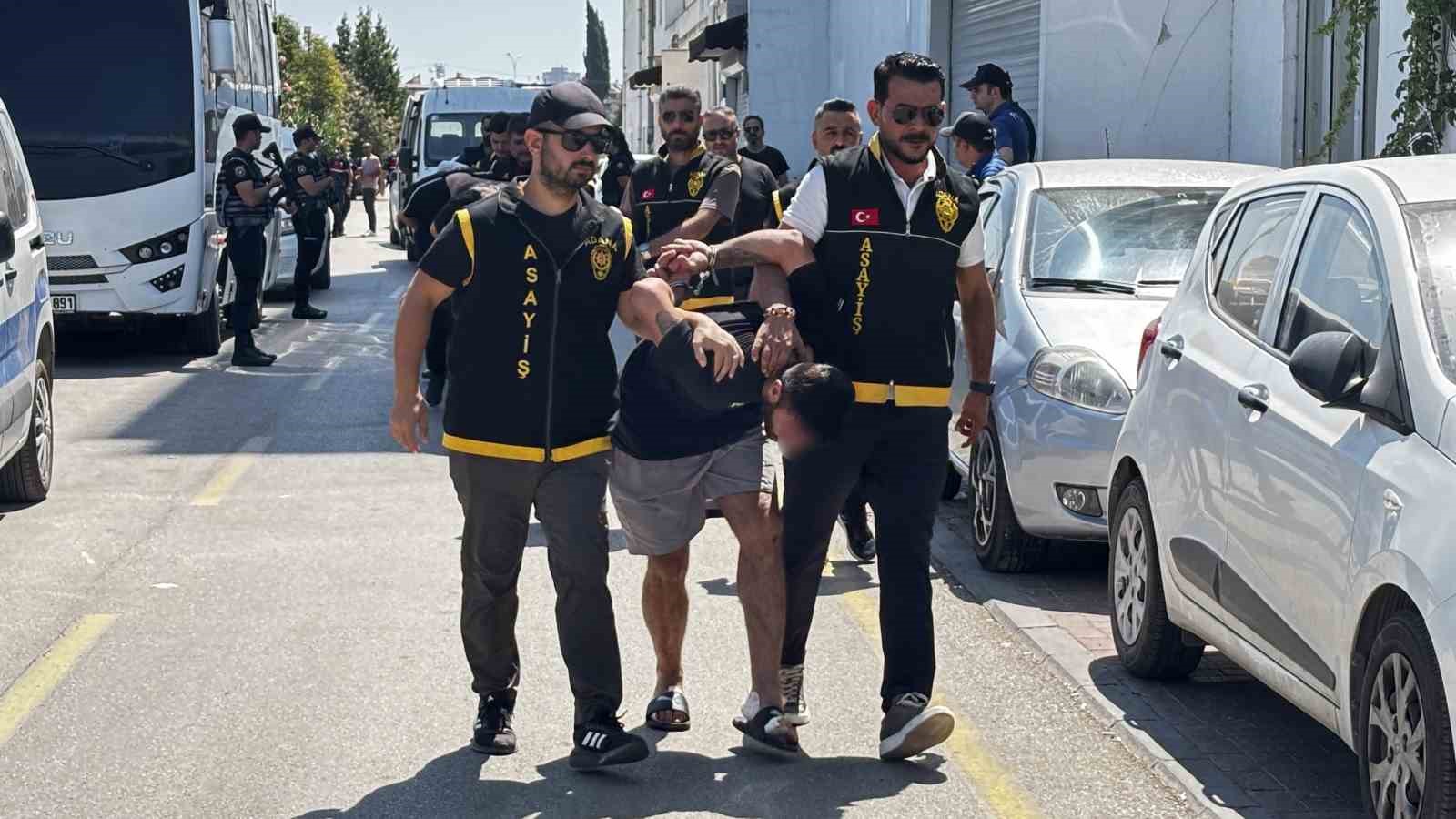 adana-daki-kadin-cinayetinde-13-tutuklama-katil-zanlisi-istanbul-da-petshopta-yakalandi