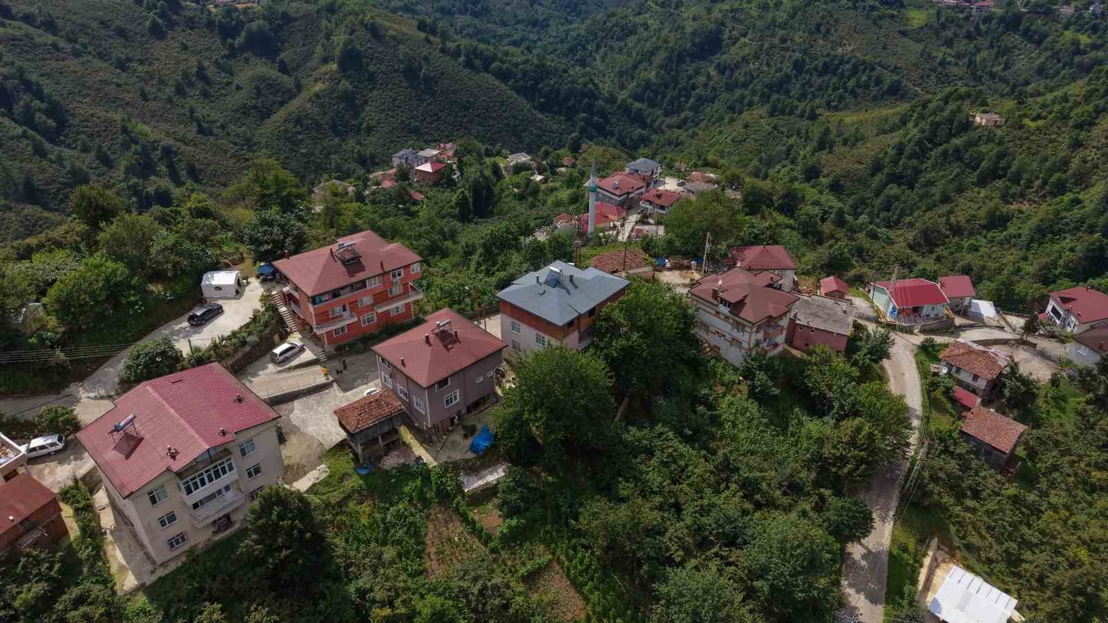 karadeniz-fikrasi-gibi-mahalle-herkesin-soyadi-ayni
