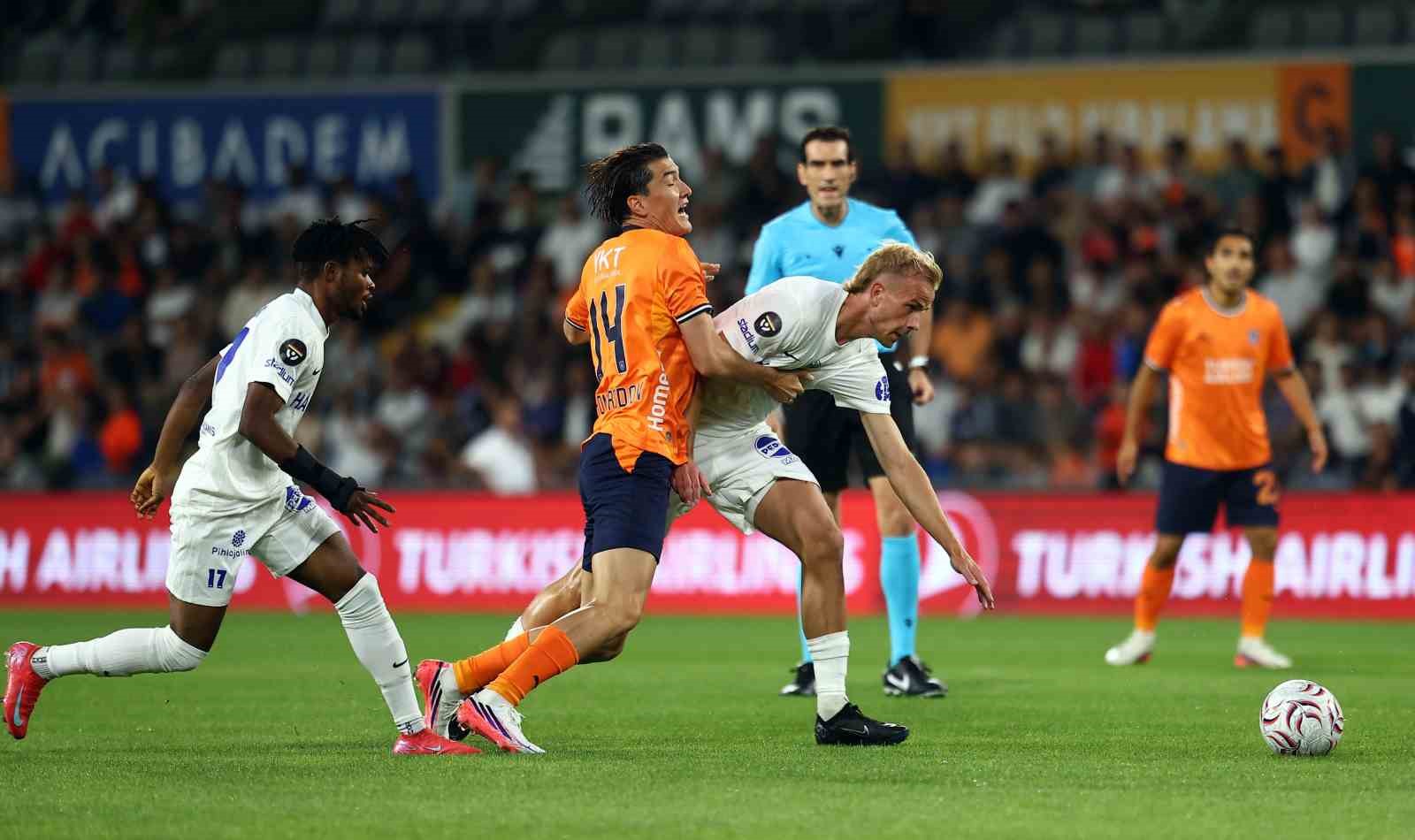 uefa-konferans-ligi-basaksehir-0-inter-turku-0-mac-devam-ediyor
