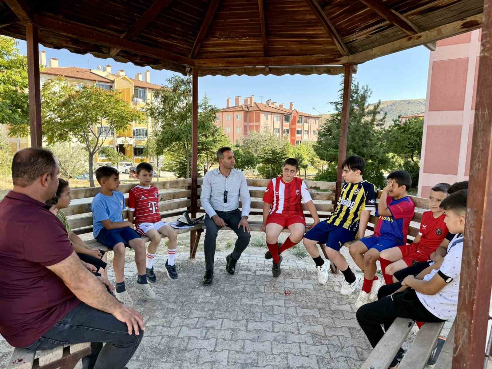 baskan-ulutas-tan-engelli-vatandasa-akulu-arac-destegi-cocuklara-ziyaret