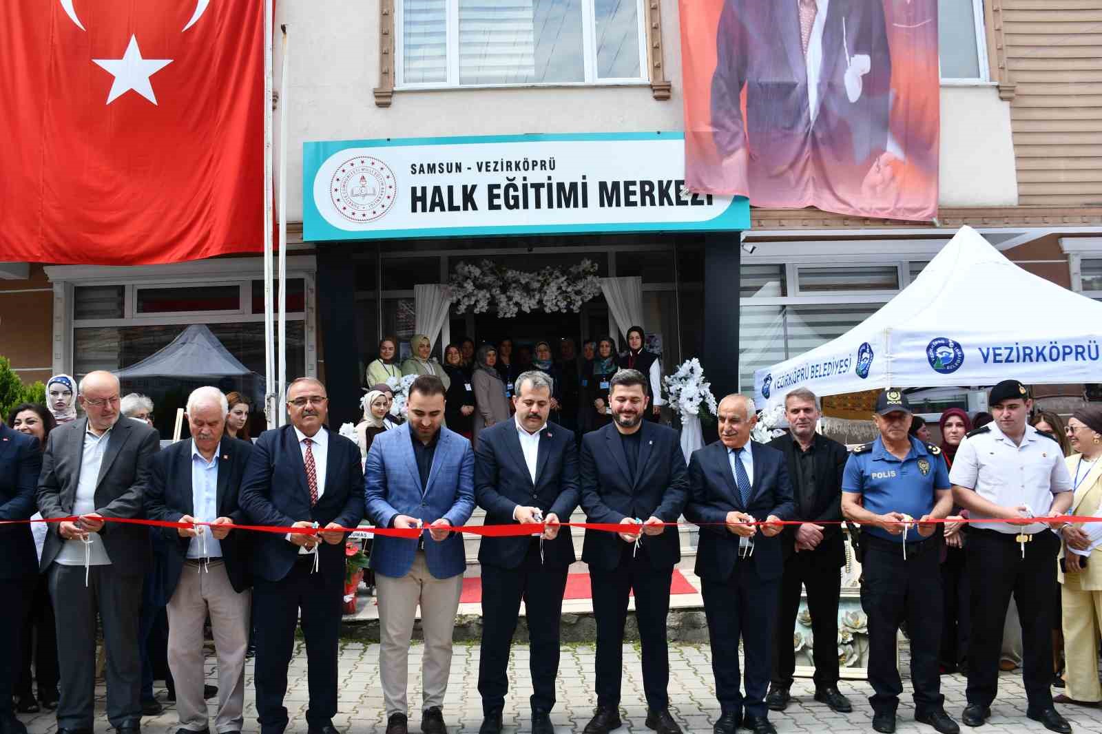 vezirkopru-de-el-emegi-urunler-yil-sonu-sergisi