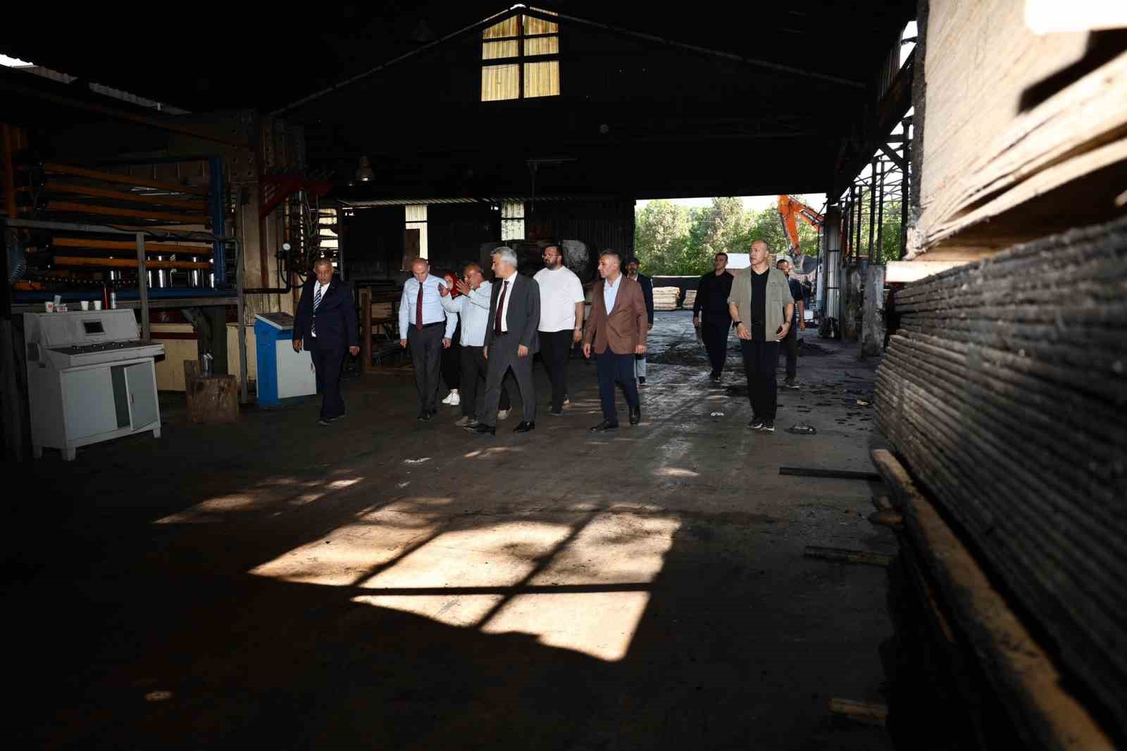 yanan-orman-urunleri-fabrikasinda-inceleme