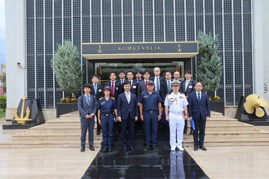 japonya-parlamentosu-milletvekilleri-istanbul-tersanesi-komutanligini-ziyaret-etti
