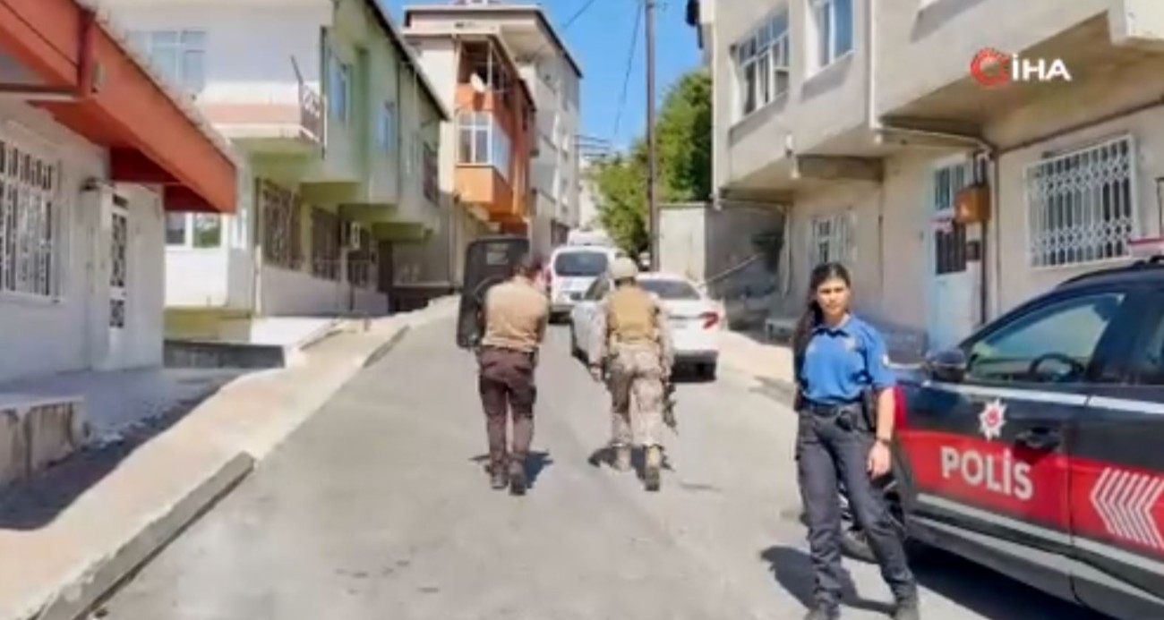 maltepe-de-ev-sahibi-ile-isletmeci-arasinda-silahli-gerginlik-olay-yerinde-cok-sayida-yarali-var