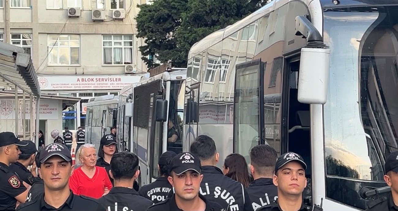 izmit-belediyesi-sorusturmasinda-belediye-baskani-hurriyet-dahil-20-supheli-tutuklandi