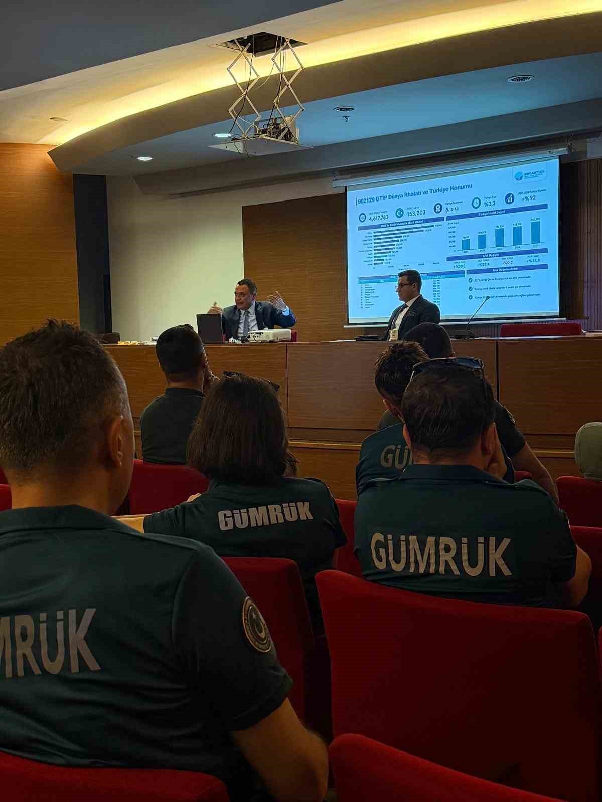 kacak-implantla-mucadelede-gumruk-ekiplerine-egitim-destegi
