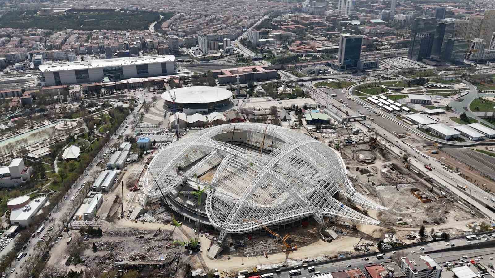ankara-nin-yeni-stadi-icin-iki-bakandan-ortak-paylasim