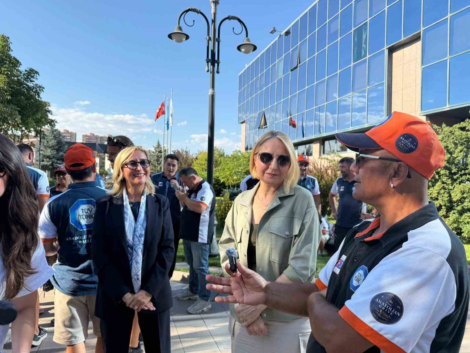tuvturk-un-destekledigi-anadolu-dostluk-rallisi-ankara-finaliyle-tamamlandi