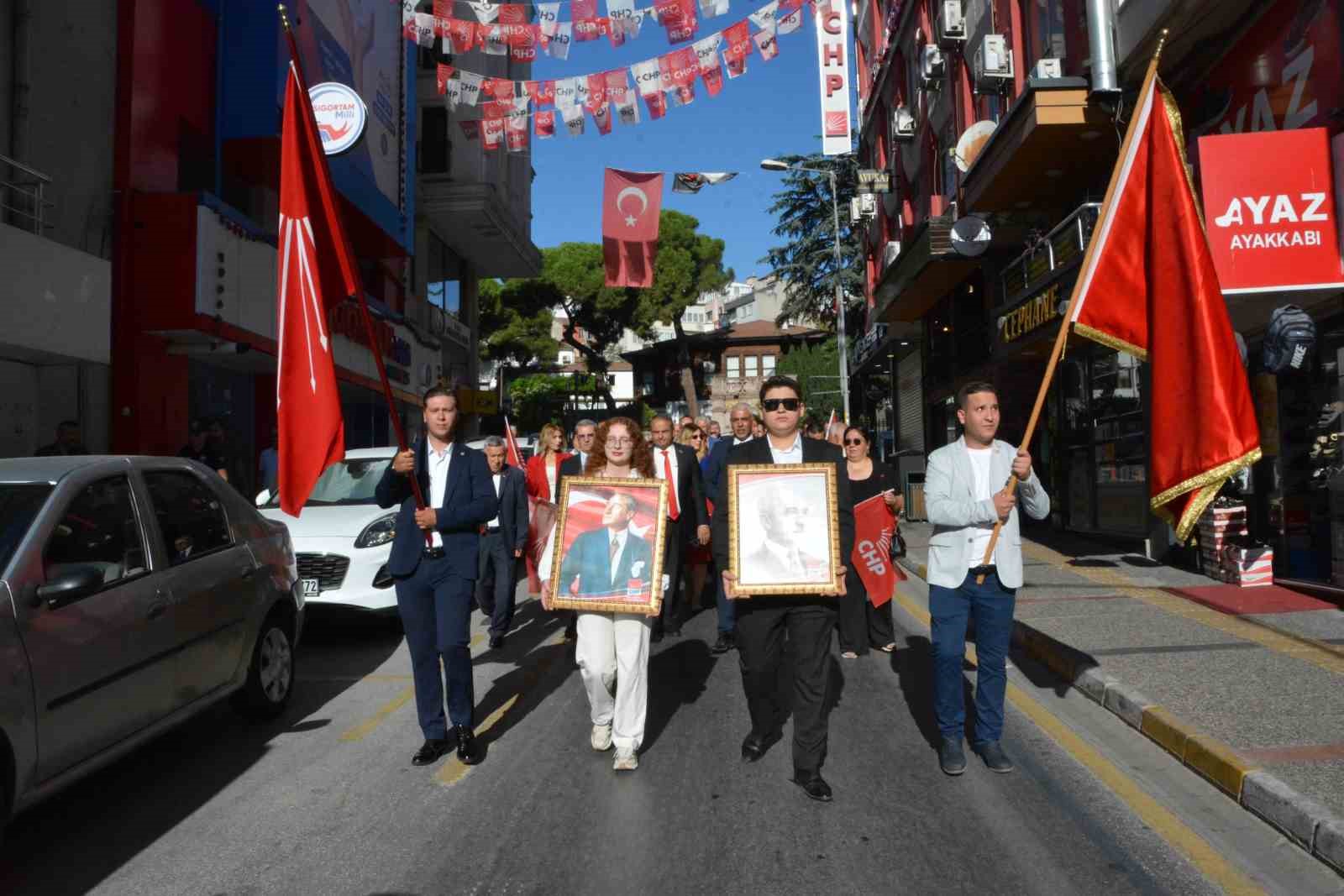 cumhuriyet-halk-partisi-balikesir-de-103-uncu-kurulus-yil-donumunu-kutladi