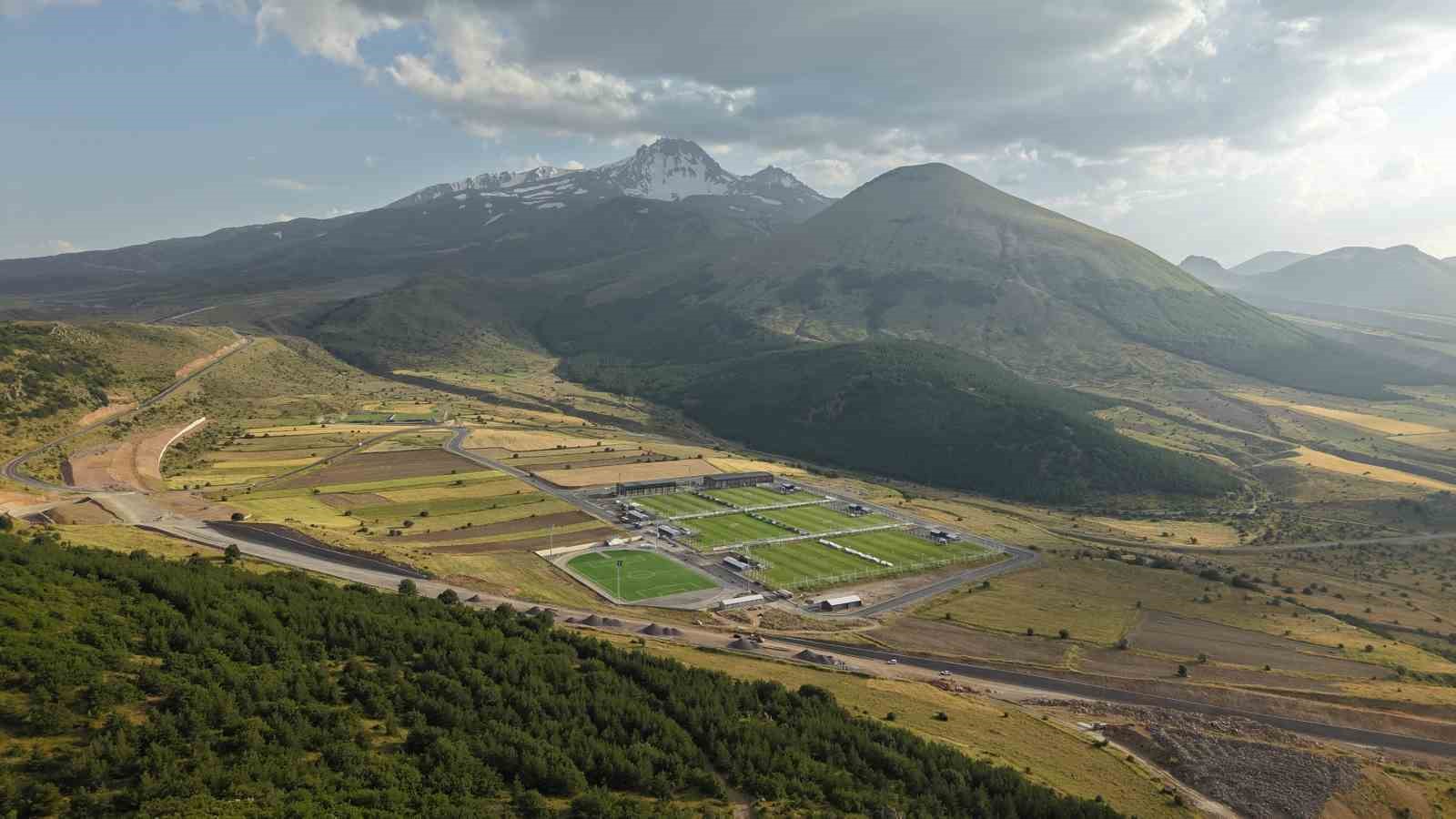 buyuksehir-in-spor-vizyonu-erciyes-i-yeni-sezonun-vazgecilmez-kamp-merkezi-yapiyor