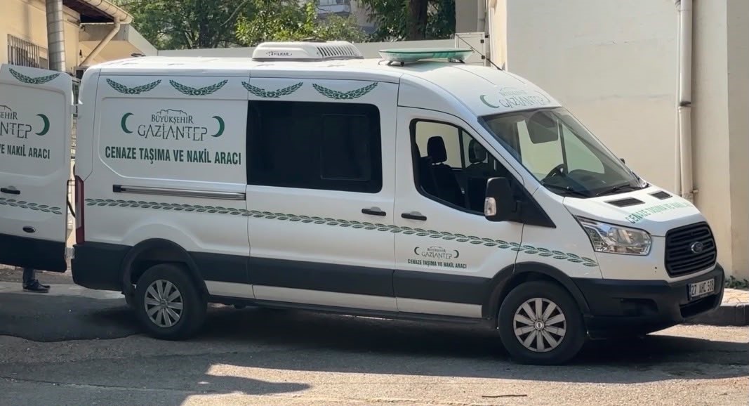 gaziantep-te-6-katli-bina-insaatindan-dusen-17-yasindaki-isci-hayatini-kaybetti
