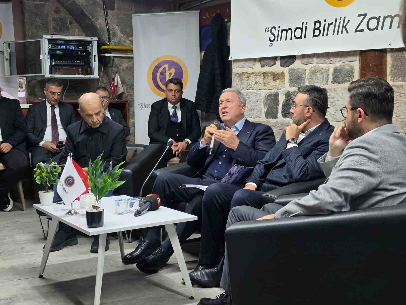 birlik-soylesileri-nin-ilk-konuklari-hulusi-akar-ve-bekir-yildiz-oldu