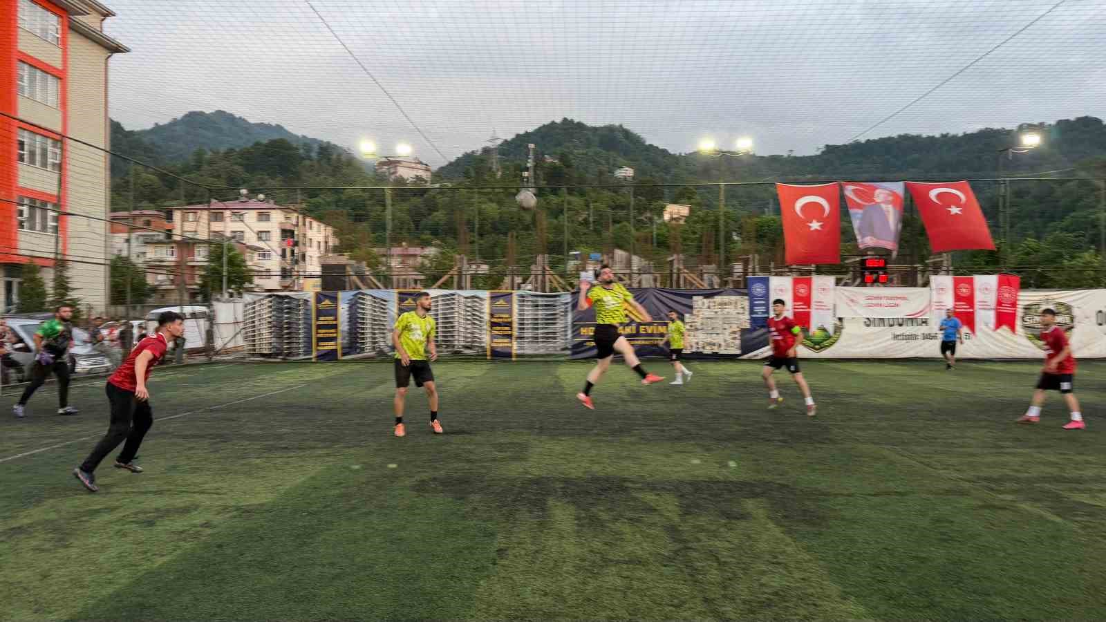 bakanligin-pilot-spor-projesi-artvin-de-gencleri-sahaya-indirdi