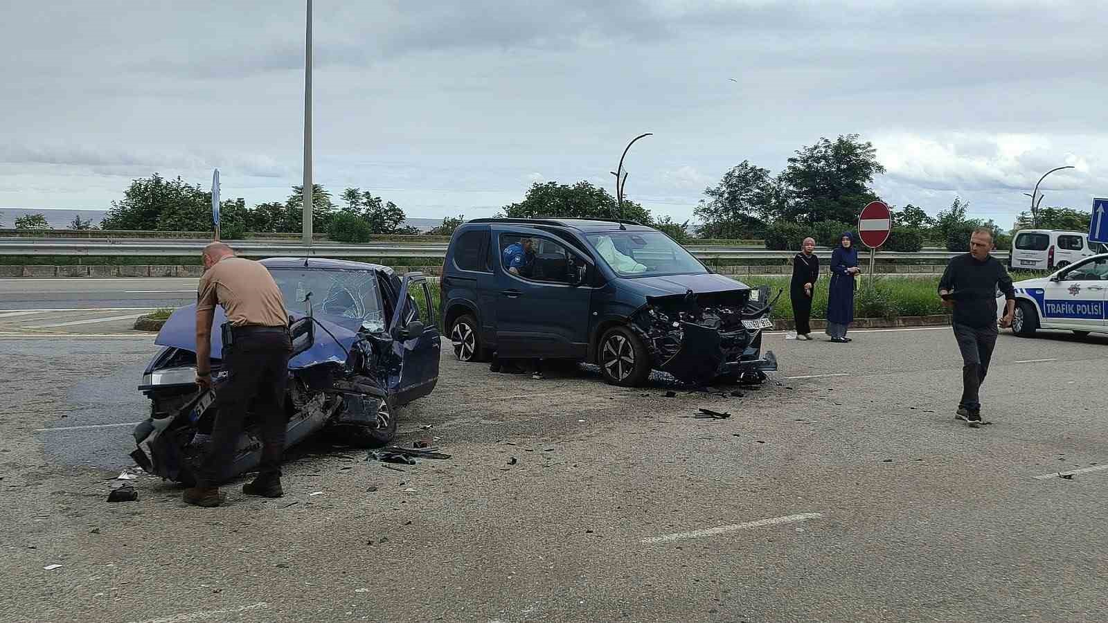 eynesil-de-trafik-kazasi-2-yarali