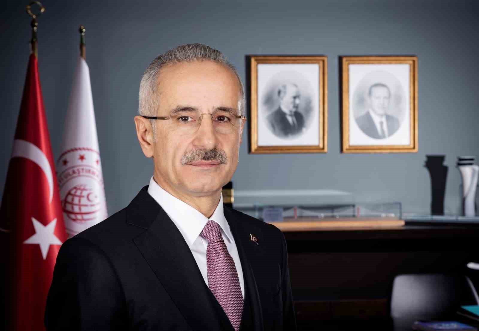 ulastirma-ve-altyapi-bakani-uraloglu-15-temmuz-gecesi-yasadiklarini-anlatti