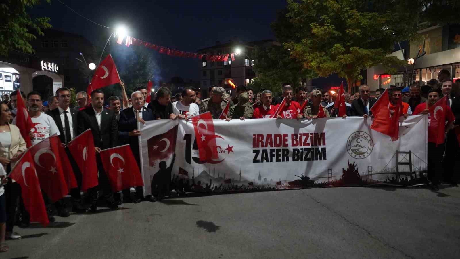 vali-ekici-15-temmuz-hain-darbe-girisimi-milletin-iradesiyle-tarihe-gomuldu