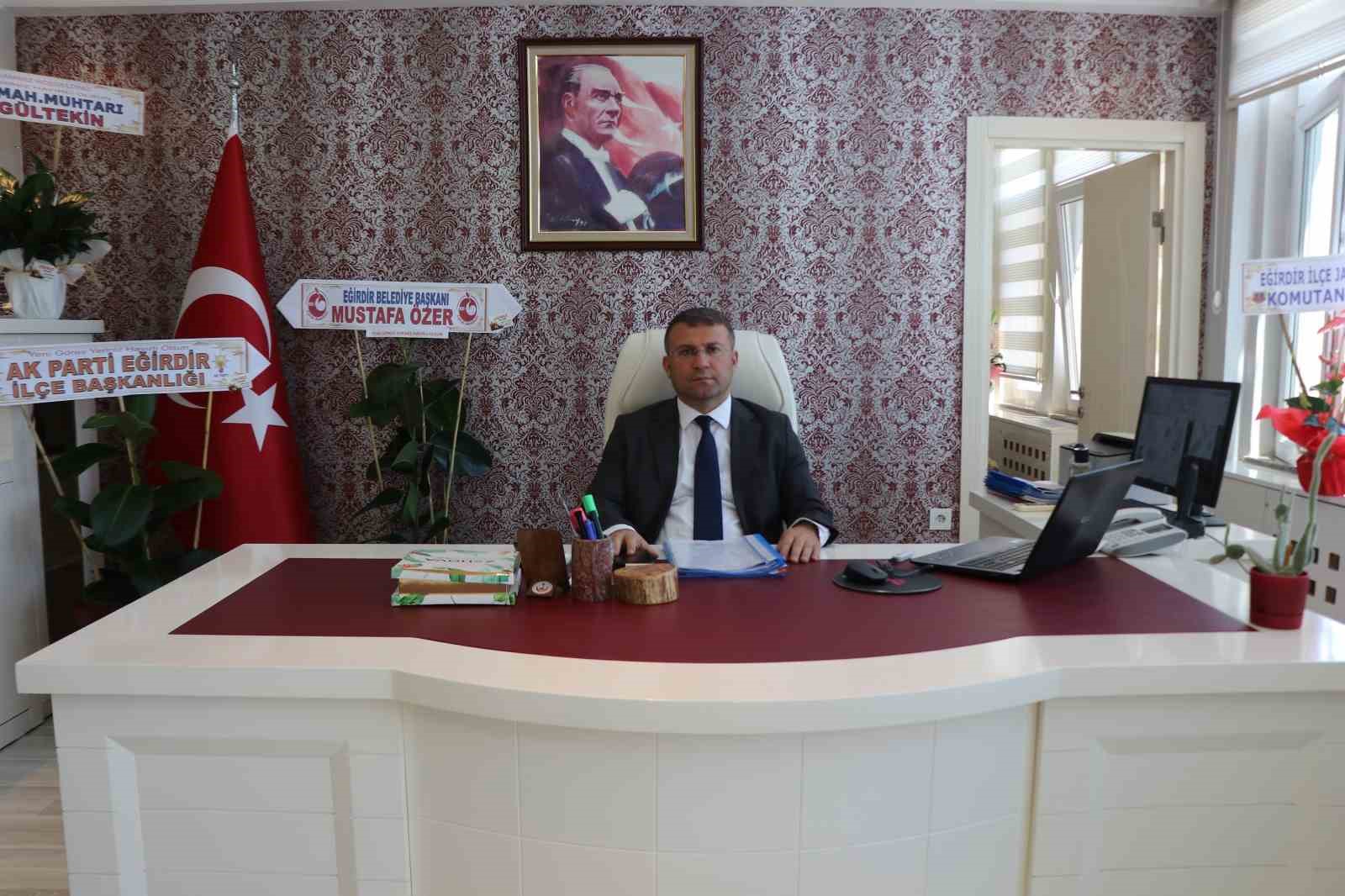 egirdir-kaymakami-omer-cimsit-ayvalik-kaymakamligina-atandi