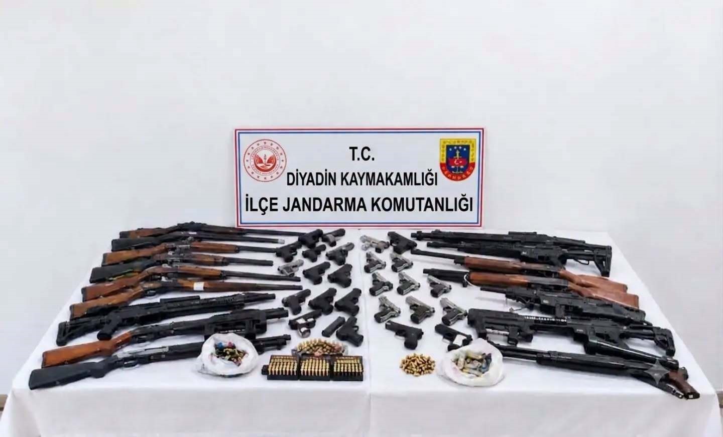 diyadin-de-silah-kacakciligina-buyuk-darbe-28-adrese-es-zamanli-operasyon