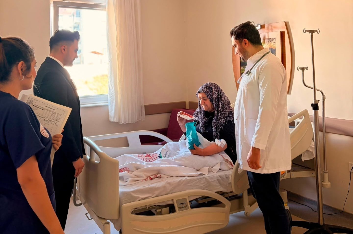 tercan-devlet-hastanesi-nde-yatan-hastalar-ziyaret-edildi