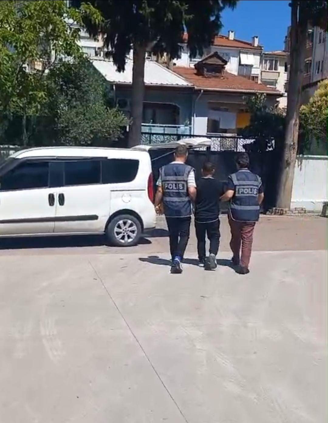 toplamda-60-yil-5-ay-hapis-cezasiyla-aranan-10-firari-yakalandi