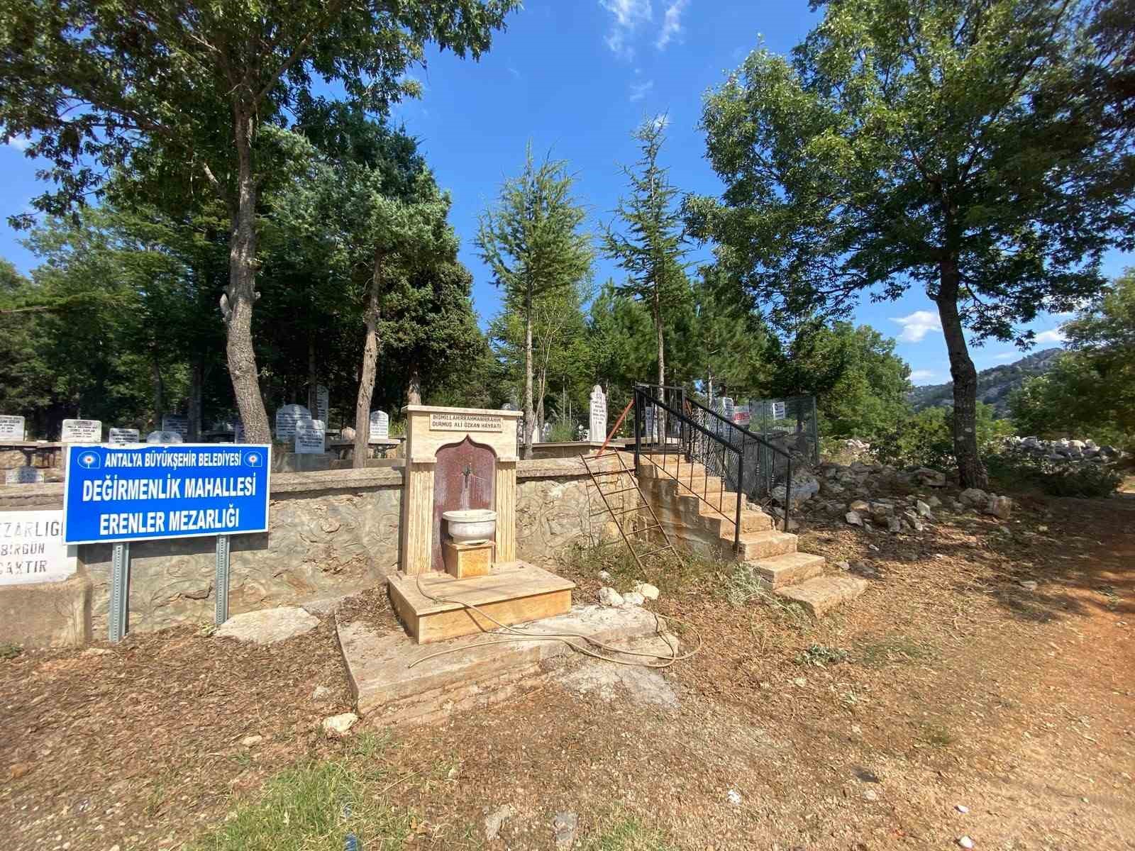 buyuksehir-den-akseki-mezarliklarinda-kapsamli-calisma