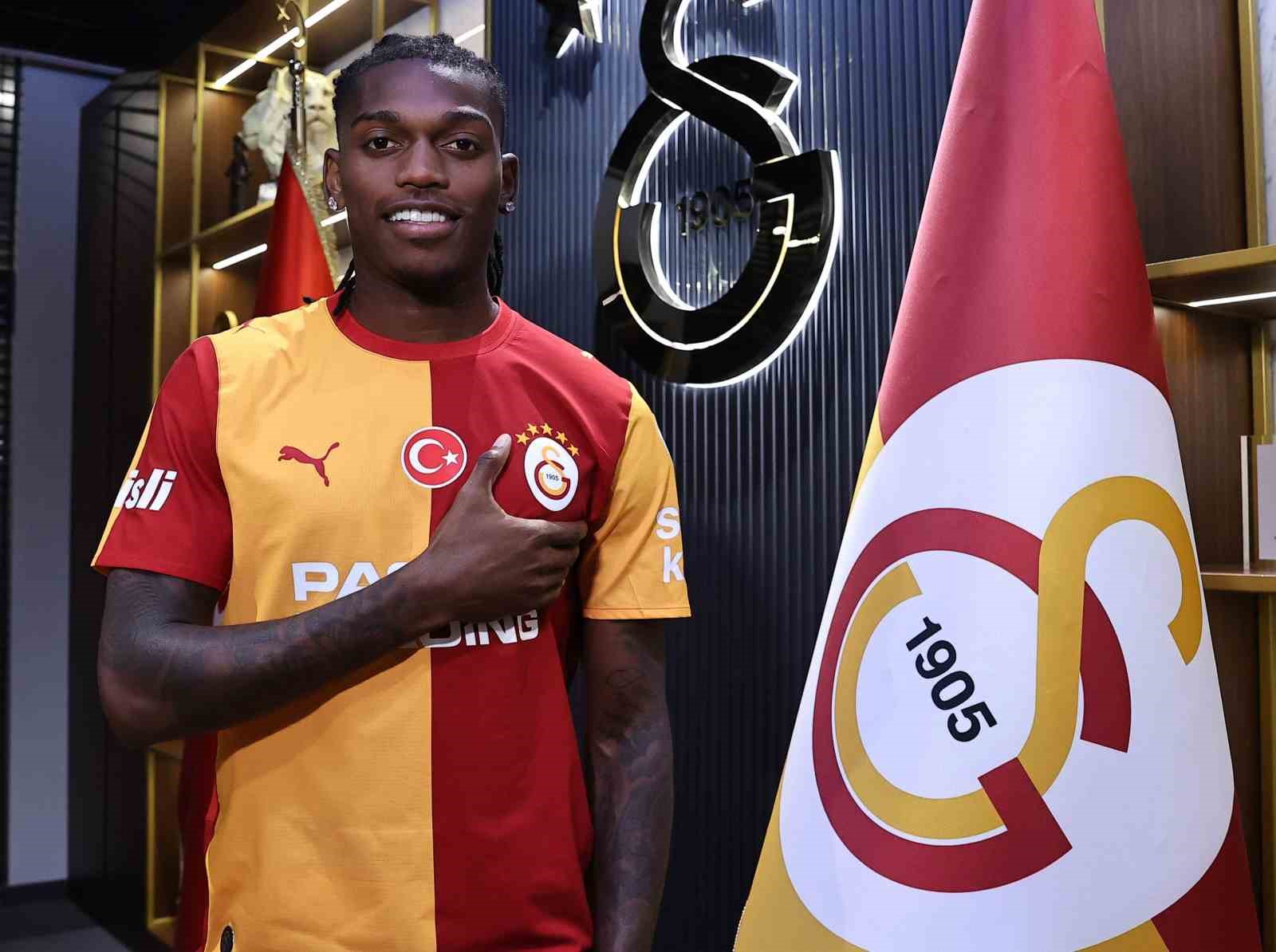 rafael-leao-galatasaray-in-7-portekizli-futbolcusu-oldu