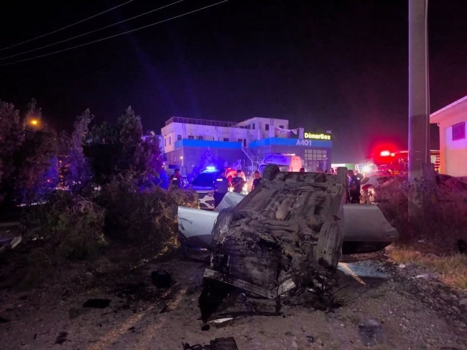 arsuz-da-takla-atan-otomobildeki-3-kisi-yaralandi