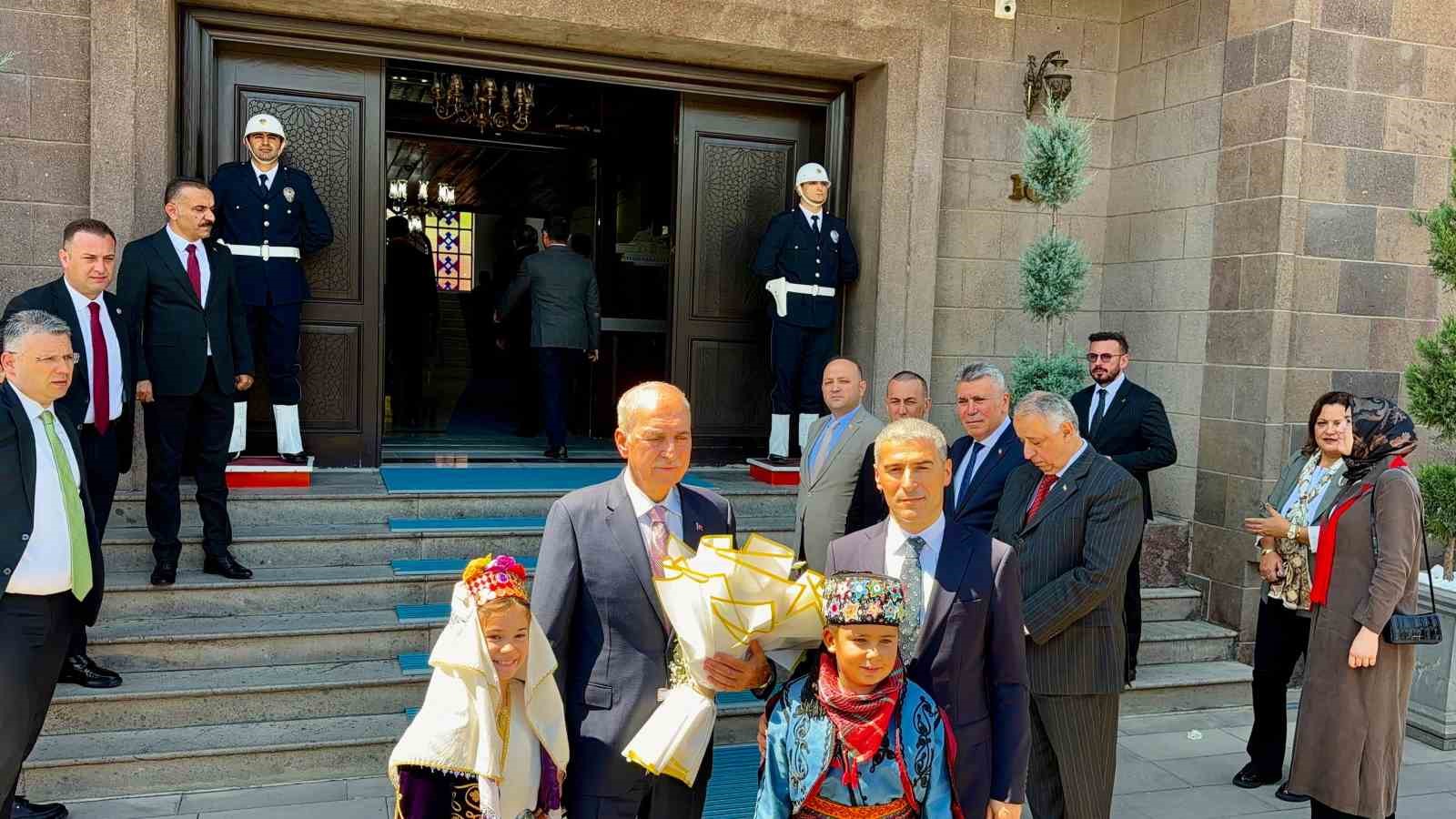 tbmm-baskani-kurtulmus-vali-aktas-i-ziyaret-etti