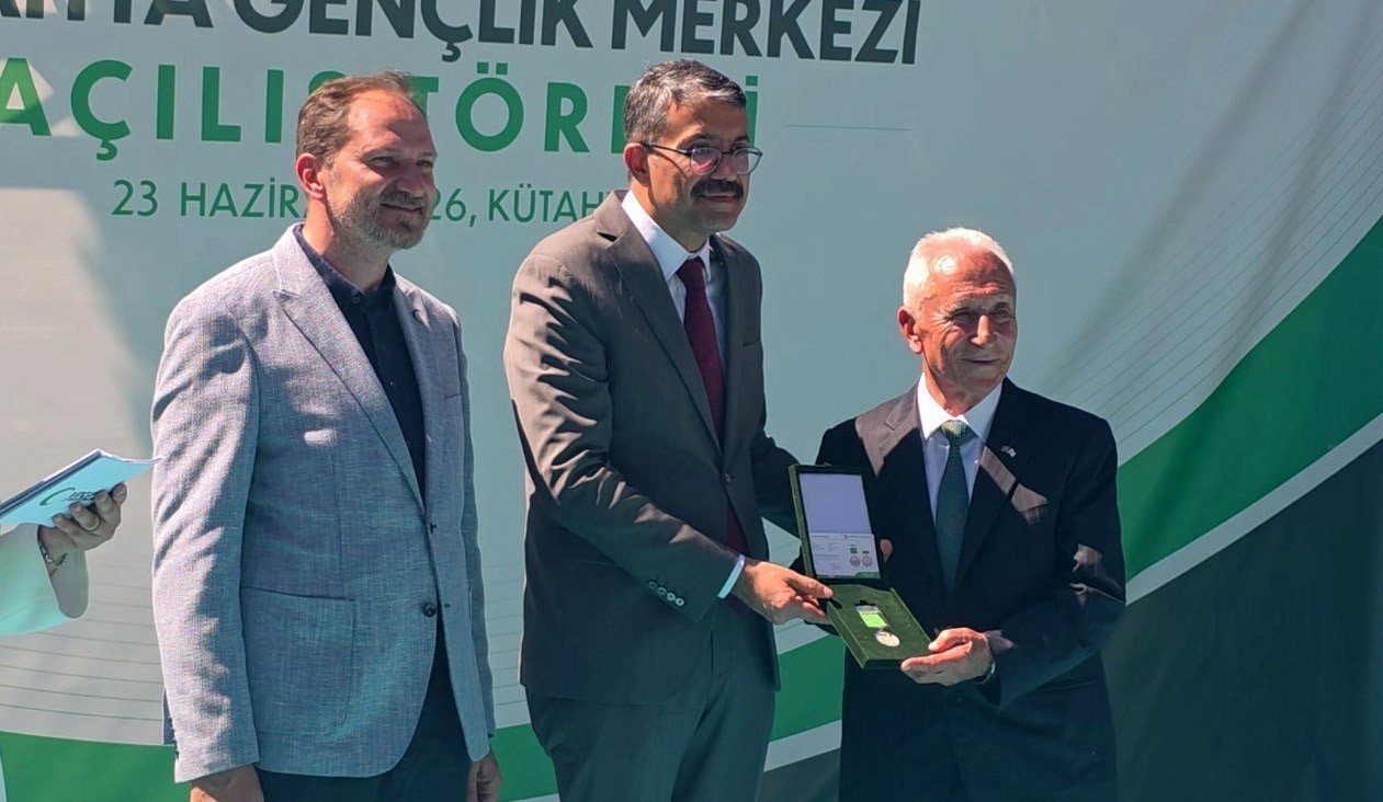 yesilay-onursal-baskani-nuri-cetin-genclige-yapilan-yatirim-gelecege-yapilan-yatirimdir